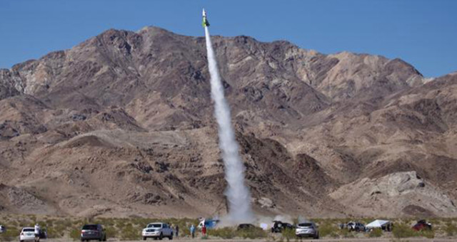 Dünyanın Düz Olduğunu Kanıtlamak için Kendini Uzaya Fırlatan ABD’li Ölümden Döndü