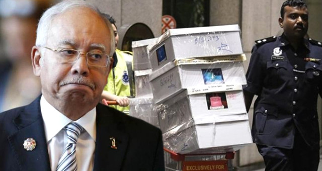Eski Malezya Başbakanı Razak’ın Evinden Çantalar Dolusu Döviz Çıktı