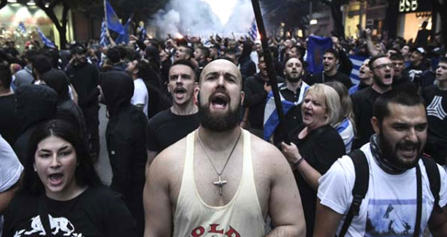 Yunanistan ve Makedonya Arasındaki ‘İsim Sorunu’ Anlaşmasını Protesto Eden Göstericiler Polisle Çatıştı