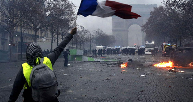 Fransa’da ‘Sarı Yelekliler’ Olarak Bilinen Eylemcilere Asker Müdahale Edecek