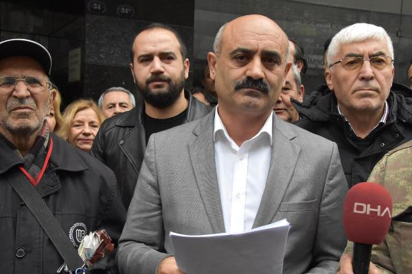 İzmir’de CHP Önünde İlginç Açıklama