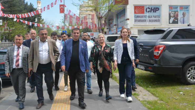 CHP’nin Diyarbakır adayları esnafı gezdi: ‘Kürt meselesini en demokratik yollarla çözeceğiz’