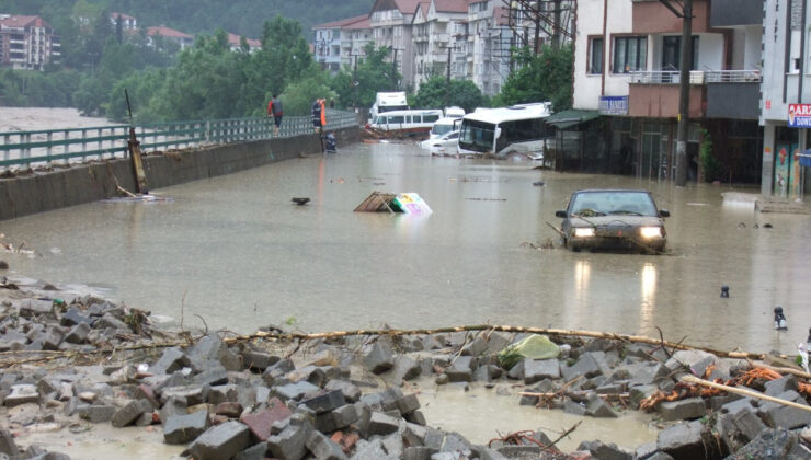 Ulaştırma Uraloğlu’ndan sel uyarısı: Yola çıkmayın