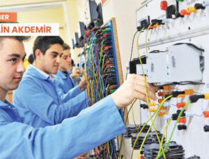 Öğrencinin endüstriyle imtihanı: Ucuz iş gücü mü, orta eleman mı?