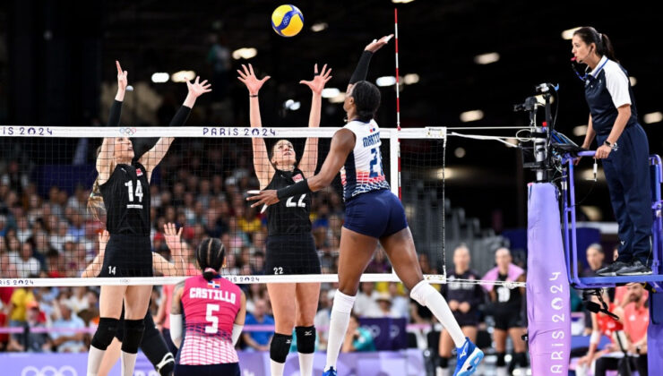 A Ulusal Bayan Voleybol Ekibi çeyrek finalde