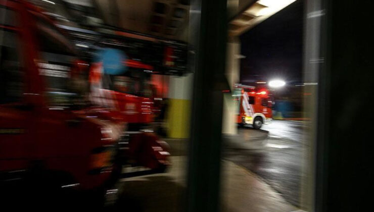 Antalya’da yangın: Tek katlı mesken kullanılamaz hale geldi