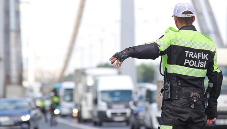 Sultanbeyli’de trafiği tehlikeye düşüren şoföre para cezası