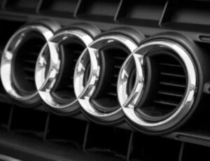 Audi fabrikası personelleri, üretimi biten otomobillerin anahtarlarına el koydu