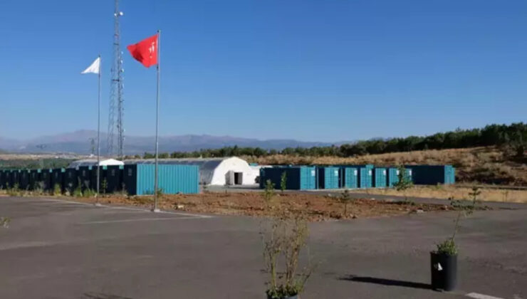 Bingöl’de sarsıntıya karşı UMKE lojistik merkezi kurdu