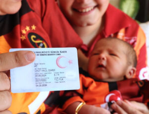 Galatasaraylı çiftin bebeği doğdu: ‘Umut Halil İcardi’