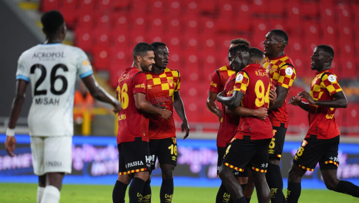 Göztepe dönemin birinci galibiyetini aldı