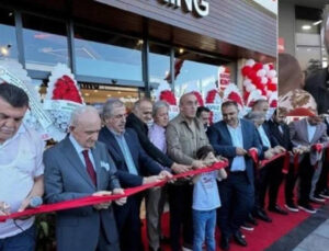 Rize’deki olaylı açılışa katılan lider: Yemek yeseydim İsrail’e takviye vermiş olurdum