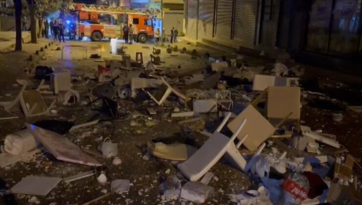 Sultanbeyli’de terk edilen erkek eşyaları sokağa fırlattı