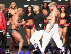 Mike Tyson-Jake Paul maçı beklenirken Netflix çöktü