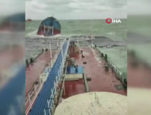 Karadeniz’de fırtına: Bir tanker ikiye bölündü, bir tanker sürüklendi