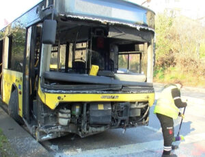 Sarıyer’de İETT otobüsü arabaya çarptı: 2 yaralı